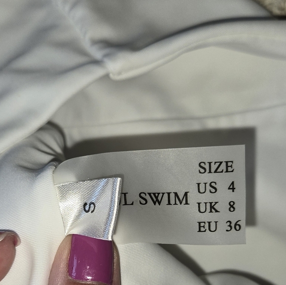 5/$40 NWOT ZAFUL WHITE ONE PIECE BIKINI SIZE SMALL - Picture 3 of 3